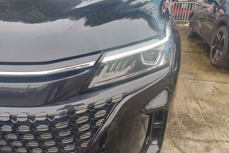Used Landian E5 2023 1.5L DE-i 100KM Comfort Edition 7-Seater Left Front Headlight