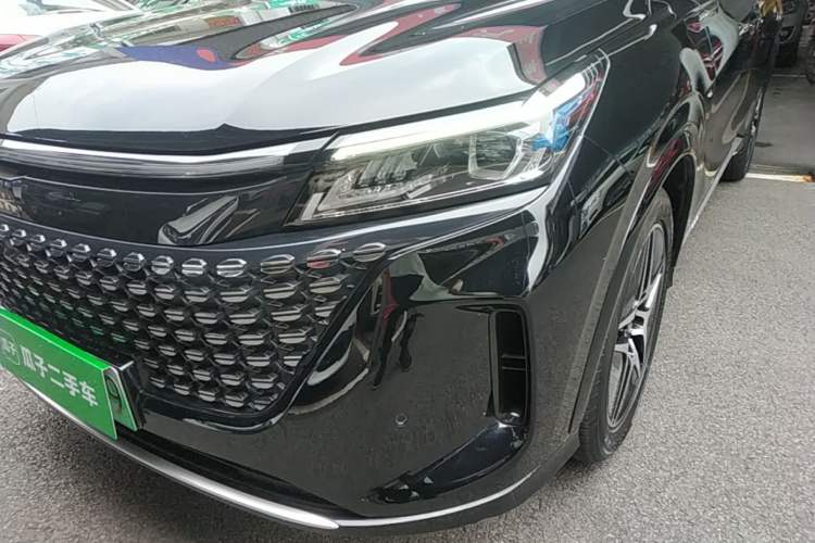 Used Landian E5 2023 1.5L DE-i 100KM Zhenxiang Edition 7-Seater Left Front Headlight