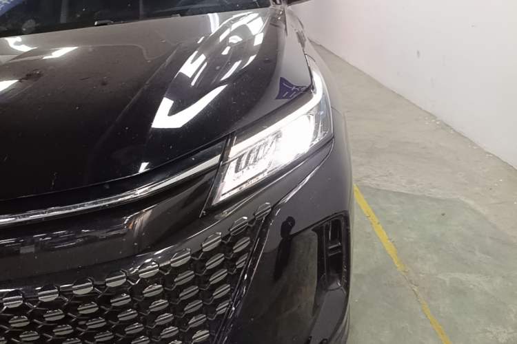 Used Landian E5 2023 1.5L DE-i 100KM Comfort Edition 7-Seater Left Front Headlight