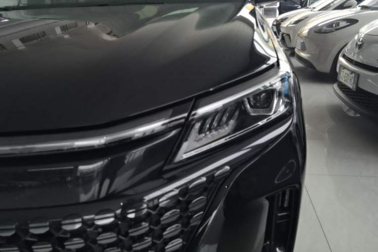 Used Landian E5 2023 1.5L DE-i 100KM Zhenxiang Edition 7-Seater Left Front Headlight