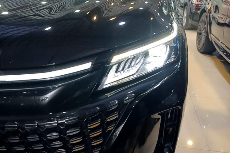 Used Landian E5 2023 1.5L DE-i 110KM Flagship 7-Seater Left Front Headlight