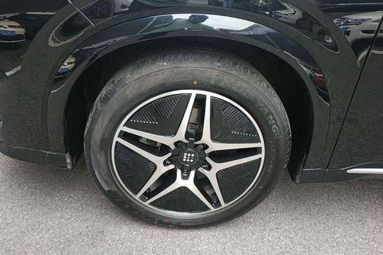 Used Landian E5 2023 1.5L DE-i 100KM Zhenxiang Edition 7-Seater Left Front Wheel Hub