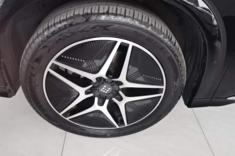 Used Landian E5 2023 1.5L DE-i 100KM Zhenxiang Edition 7-Seater Left Front Wheel Hub