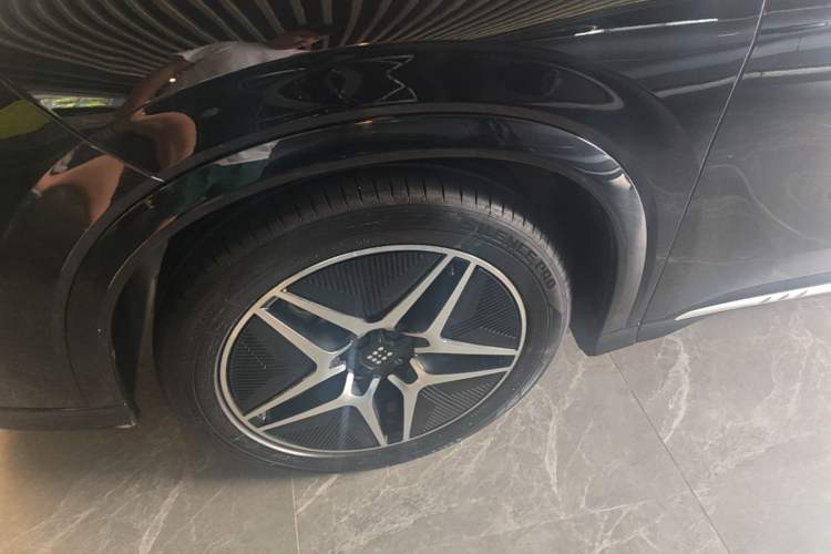 Used Landian E5 2023 1.5L DE-i 100KM Zhenxiang Edition 7-Seater Left Front Wheel Hub