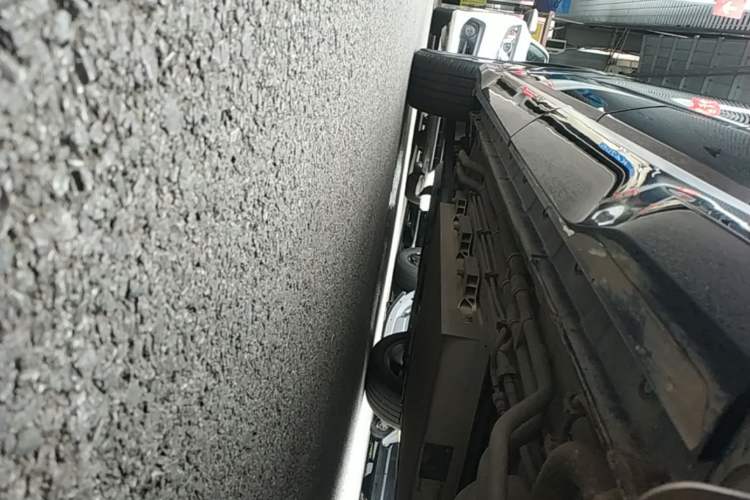 Used Landian E5 2023 1.5L DE-i 100KM Zhenxiang Edition 7-Seater Left Side Sill