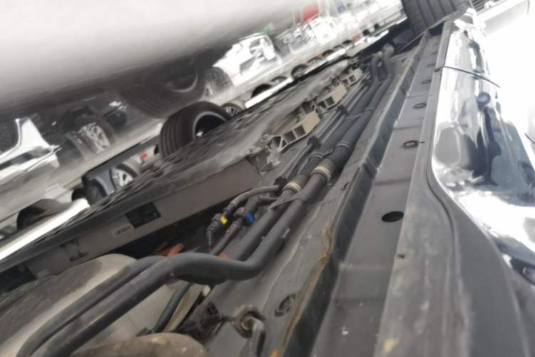 Used Landian E5 2023 1.5L DE-i 100KM Zhenxiang Edition 7-Seater Left Side Sill