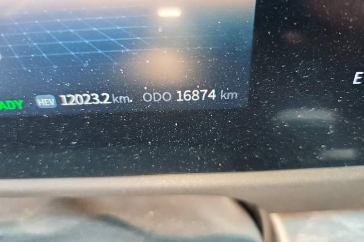 Used Landian E5 2023 1.5L DE-i 100KM Zhenxiang Edition 7-Seater Odometer Close Up