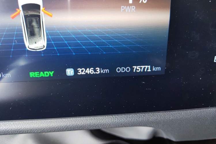 Used Landian E5 2023 1.5L DE-i 100KM Comfort Edition 7-Seater Odometer Close Up