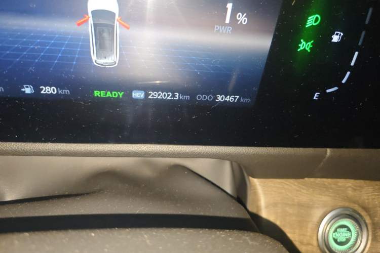 Used Landian E5 2023 1.5L DE-i 100KM Zhenxiang Edition 7-Seater Odometer Close Up