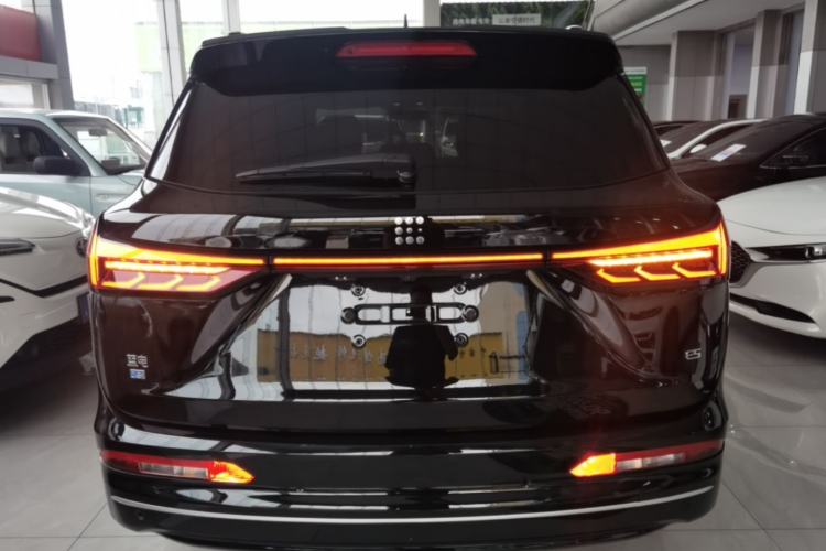 Used Landian E5 2023 1.5L DE-i 100KM Zhenxiang Edition 7-Seater Rear
