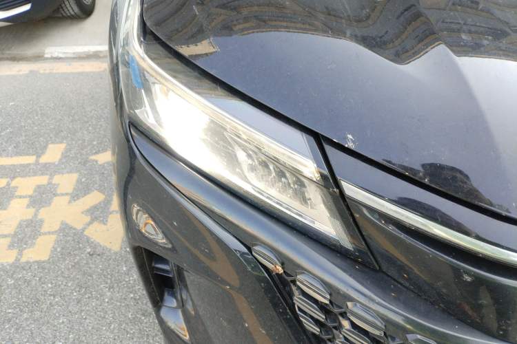 Used Landian E5 2023 1.5L DE-i 100KM Comfort Edition 7-Seater Right Front Headlight