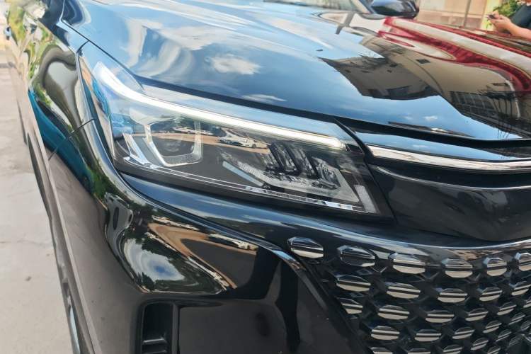 Used Landian E5 2023 1.5L DE-i 100KM Comfort Edition 7-Seater Right Front Headlight