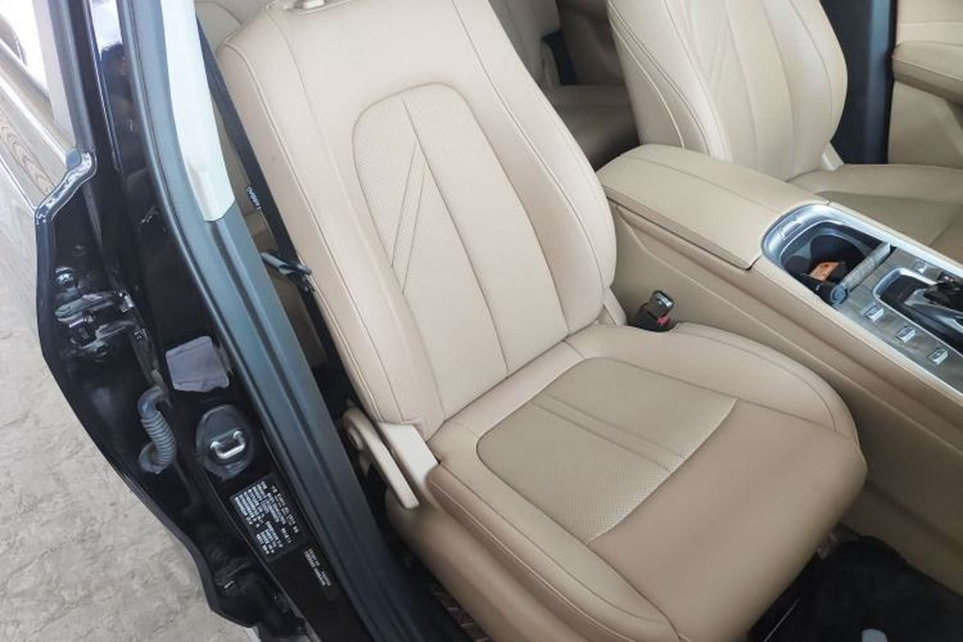 Used Landian E5 2023 1.5L DE-i 100KM Zhenxiang Edition 7-Seater Right Front Seat