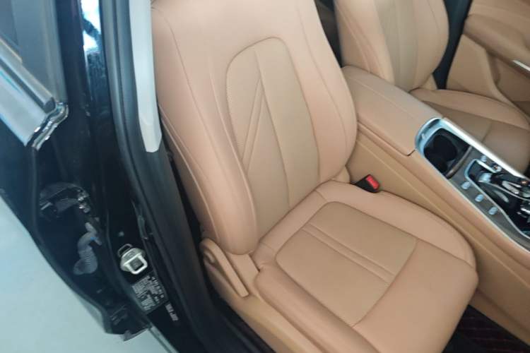 Used Landian E5 2023 1.5L DE-i 100KM Comfort Edition 7-Seater Right Front Seat