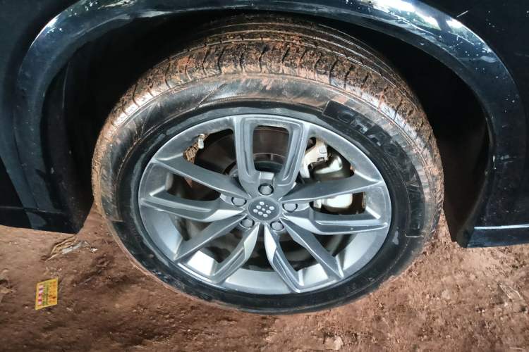 Used Landian E5 2023 1.5L DE-i 100KM Comfort Edition 7-Seater Right Front Wheel Hub