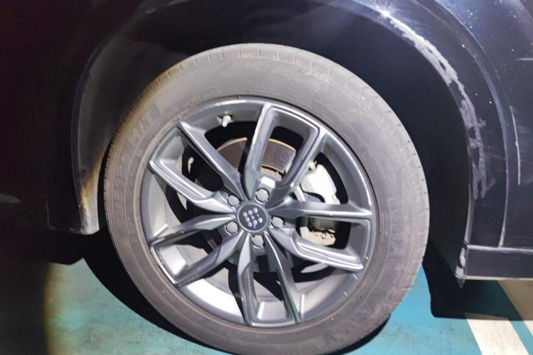 Used Landian E5 2023 1.5L DE-i 100KM Comfort Edition 7-Seater Right Front Wheel Hub