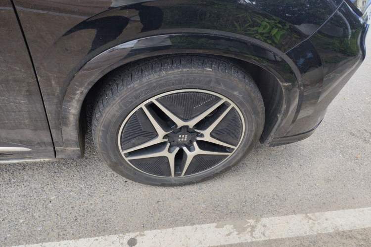 Used Landian E5 2023 1.5L DE-i 100KM Zhenxiang Edition 7-Seater Right Front Wheel Hub