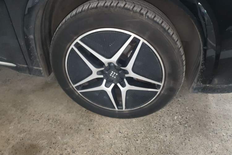 Used Landian E5 2023 1.5L DE-i 100KM Zhenxiang Edition 7-Seater Right Front Wheel Hub