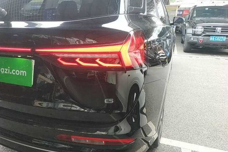 Used Landian E5 2023 1.5L DE-i 100KM Zhenxiang Edition 7-Seater Right Rear Taillight