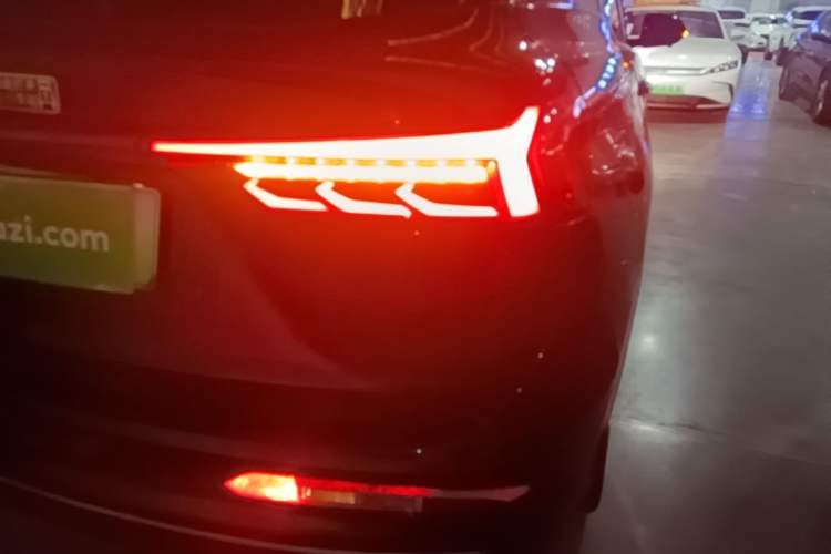 Used Landian E5 2023 1.5L DE-i 100KM Comfort Edition 7-Seater Right Rear Taillight