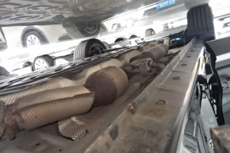 Used Landian E5 2023 1.5L DE-i 100KM Zhenxiang Edition 7-Seater Right Side Sill