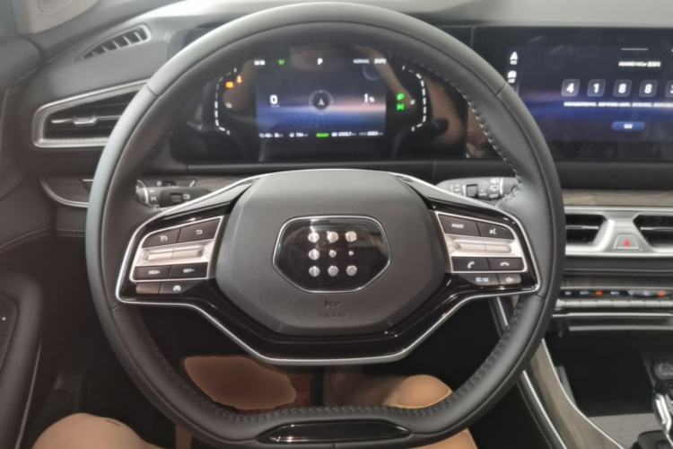 Used Landian E5 2023 1.5L DE-i 100KM Zhenxiang Edition 7-Seater Steering Wheel
