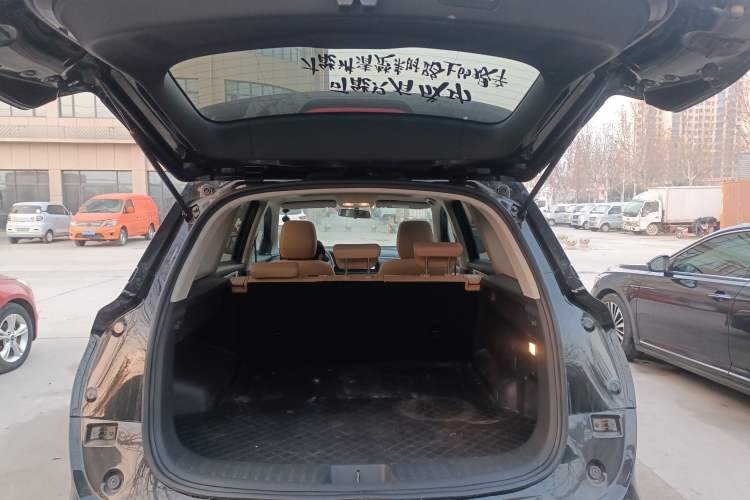 Used Landian E5 2023 1.5L DE-i 100KM Enjoyment Version 5 Seats Trunk