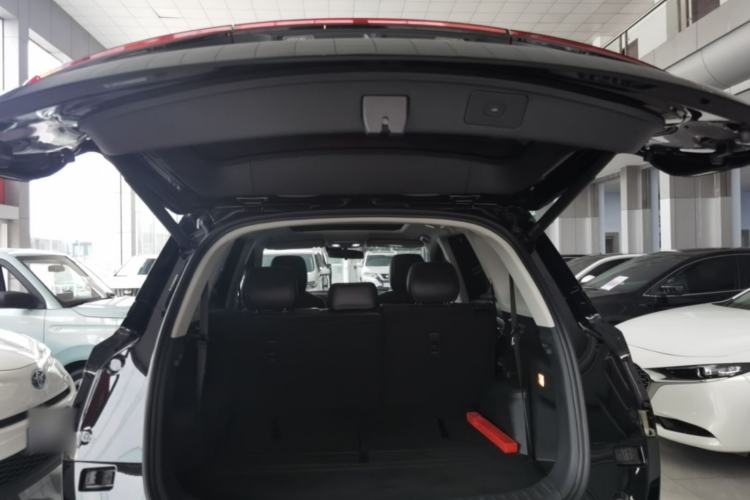 Used Landian E5 2023 1.5L DE-i 100KM Zhenxiang Edition 7-Seater Trunk