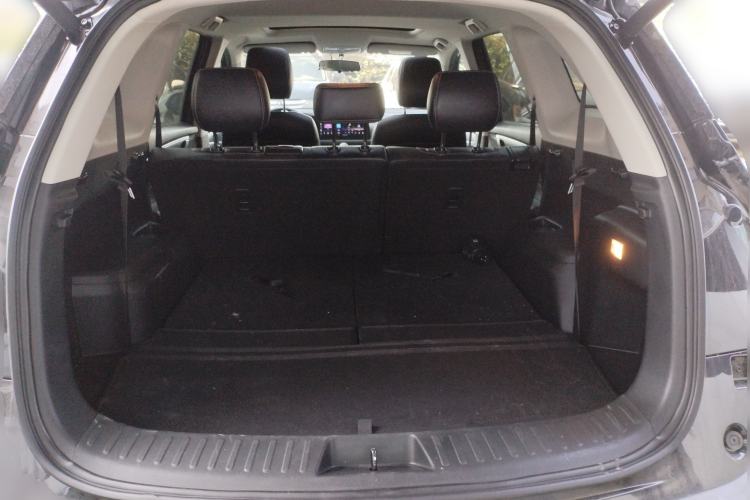 Used Landian E5 2023 1.5L DE-i 100KM Comfort Edition 7-Seater Trunk