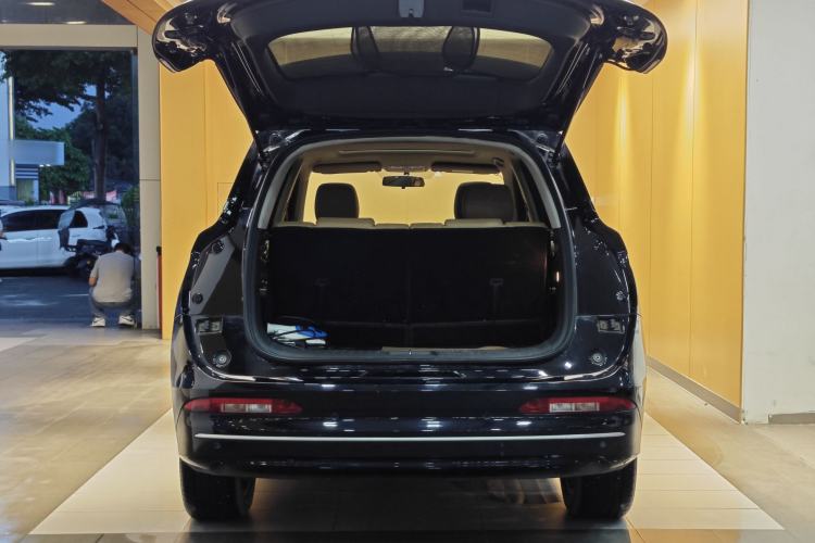 Used Landian E5 2023 1.5L DE-i 100KM Comfort Edition 7-Seater Trunk