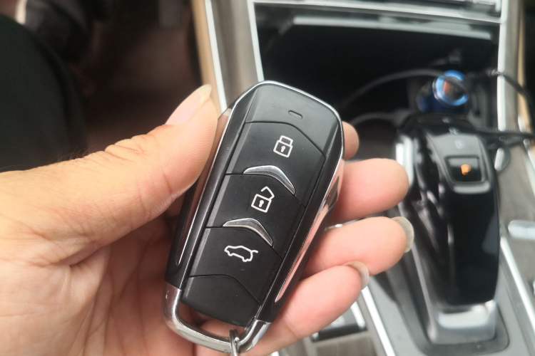 Used Landian E5 2023 1.5L DE-i 100KM Zhenxiang Edition 7-Seater Vehicle Key