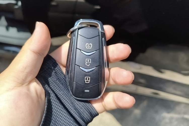 Used Landian E5 2023 1.5L DE-i 100KM Comfort Edition 7-Seater Vehicle Key