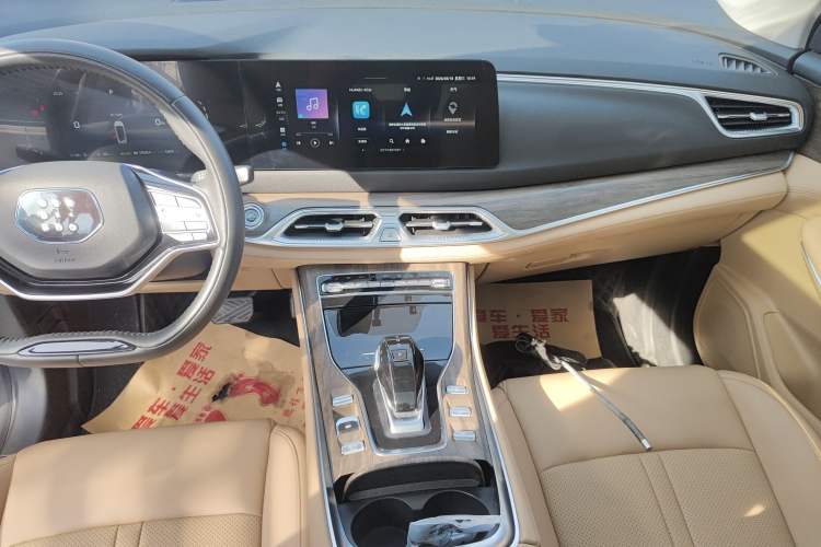 Used Landian E5 2023 1.5L DE-i 100KM Zhenxiang Edition 5-seater Audio And AC Panel