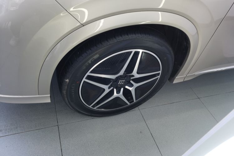 Used Landian E5 2023 1.5L DE-i 110 km Flagship Model 5 Seats Left Front Wheel Hub