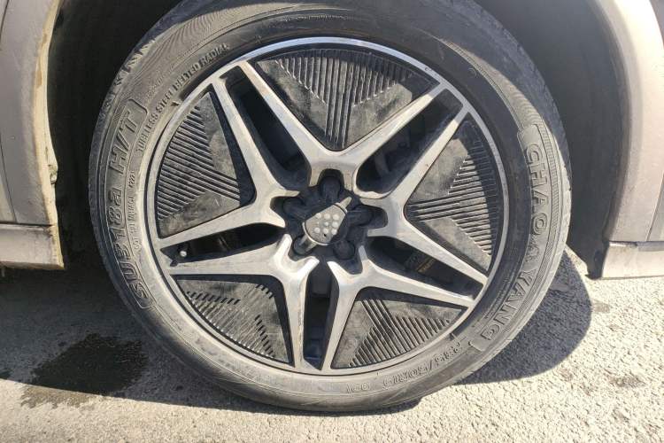 Used Landian E5 2023 1.5L DE-i 110KM Flagship 7-Seater Right Front Wheel Hub