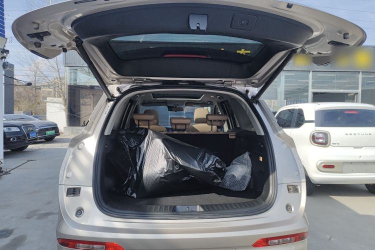 Used Landian E5 2023 1.5L DE-i 100KM Zhenxiang Edition 5-seater Trunk