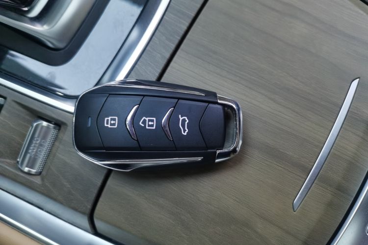 Used Landian E5 2023 1.5L DE-i 110 km Flagship Model 5 Seats Vehicle Key
