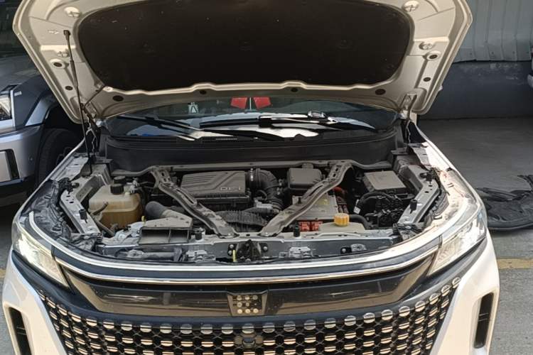 Used Landian E5 2023 1.5L DE-i 100KM Comfort Edition 7-Seater Engine Bay