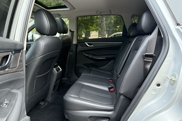 Used Landian E5 2023 1.5L DE-i 100KM Comfort Edition 7-Seater Interior 2