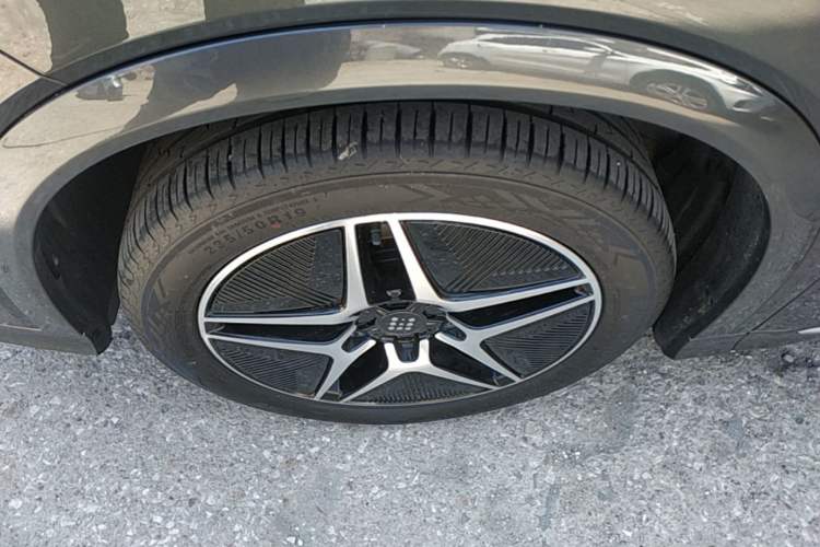 Used Landian E5 2023 1.5L DE-i 100KM Zhenxiang Edition 7-Seater Left Front Wheel Hub