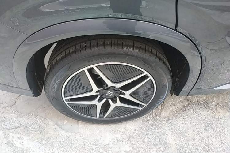 Used Landian E5 2023 1.5L DE-i 100KM Zhenxiang Edition 7-Seater Right Rear Wheel Hub