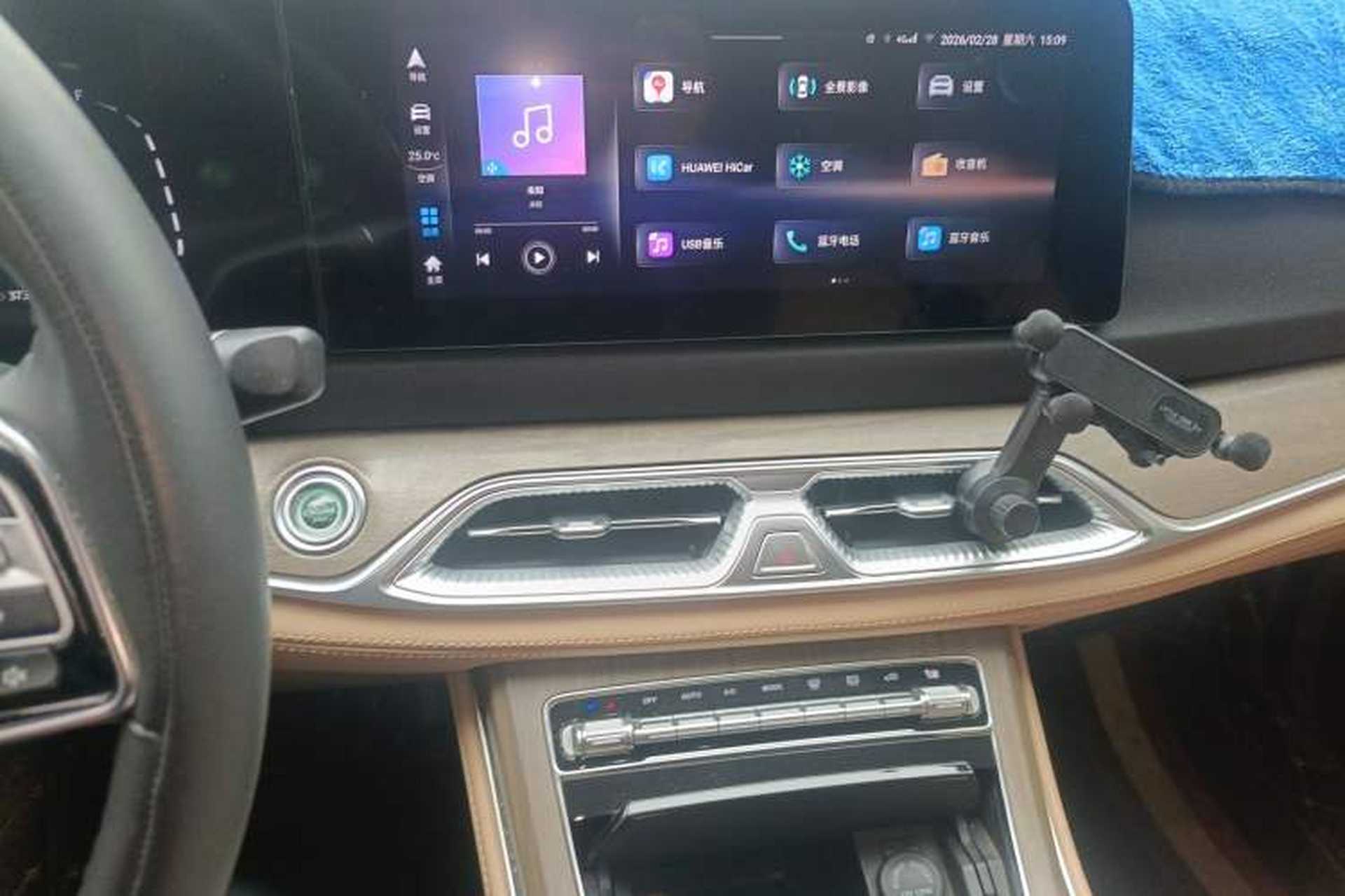 Used Landian E5 2023 1.5L DE-i 110KM Flagship 7-Seater Audio And AC Panel