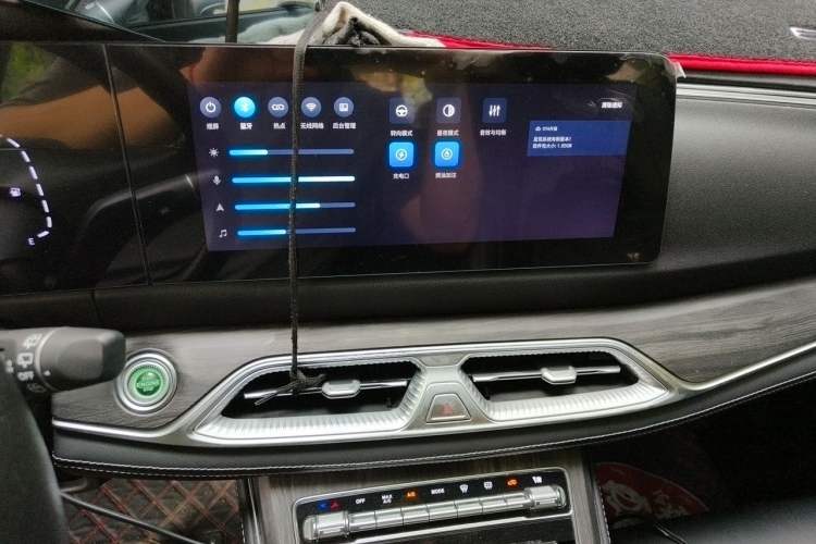 Used Landian E5 2023 1.5L DE-i 100KM Comfort Edition 7-Seater Audio And AC Panel