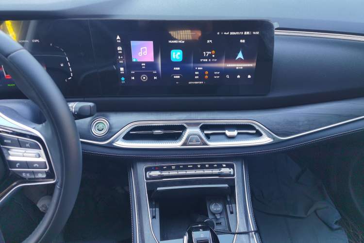 Used Landian E5 2023 1.5L DE-i 100KM Comfort Edition 7-Seater Audio And AC Panel