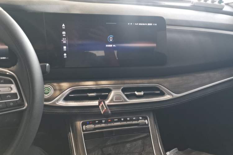 Used Landian E5 2023 1.5L DE-i 100KM Comfort Edition 7-Seater Audio And AC Panel
