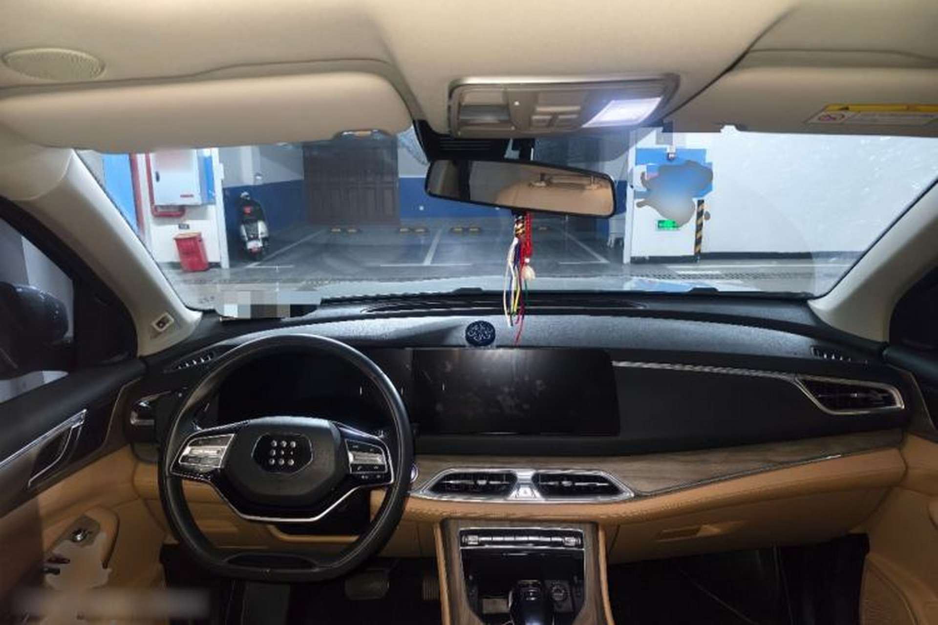 Used Landian E5 2023 1.5L DE-i 110 km Flagship Model 5 Seats Center Console