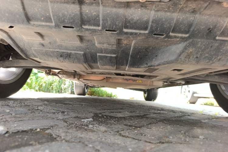 Used Landian E5 2023 1.5L DE-i 100KM Zhenxiang Edition 7-Seater Chassis Front