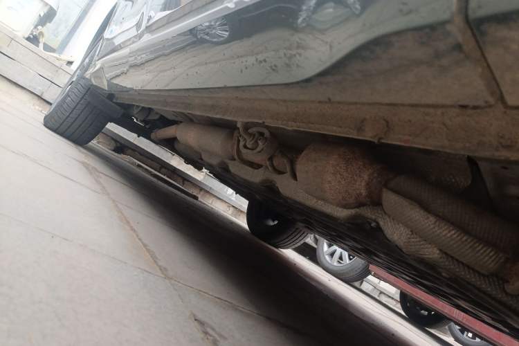 Used Landian E5 2023 1.5L DE-i 110KM Flagship 7-Seater Chassis Front Right