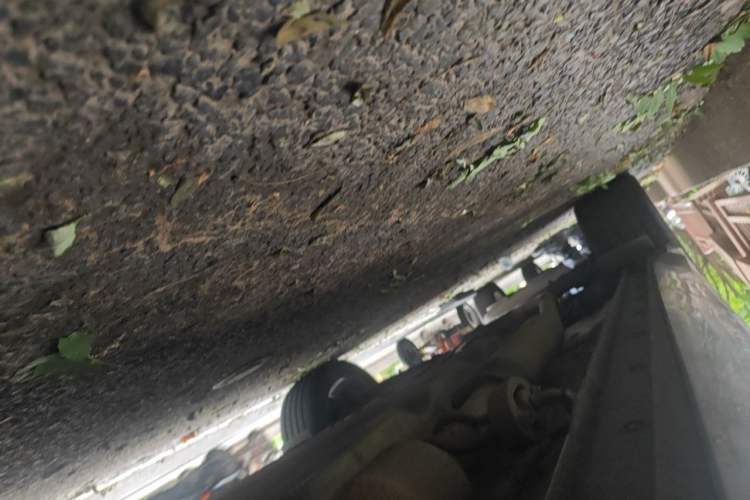 Used Landian E5 2023 1.5L DE-i 100KM Zhenxiang Edition 5-seater Chassis Front Right