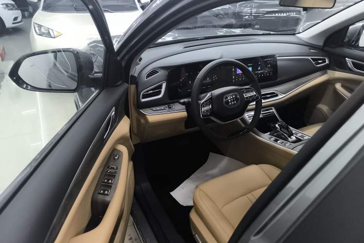 Used Landian E5 2023 1.5L DE-i 100KM Zhenxiang Edition 7-Seater Driver Seat